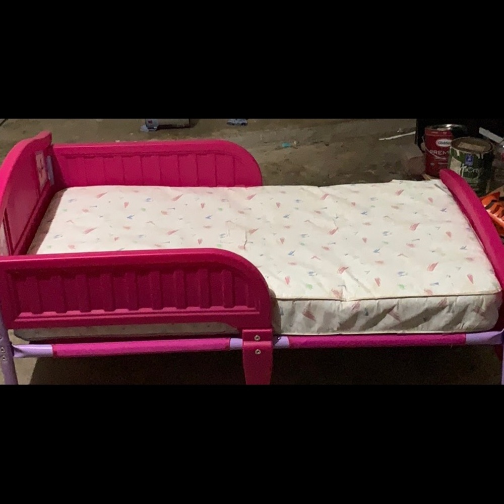 Minnie Mouse toddler bed (mattress optional)